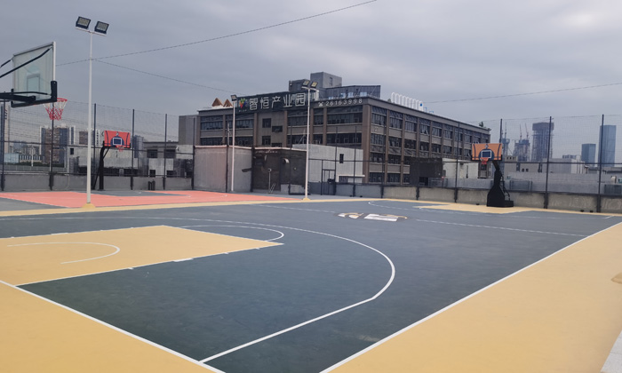  建籃球場用什么地面材料比較好？